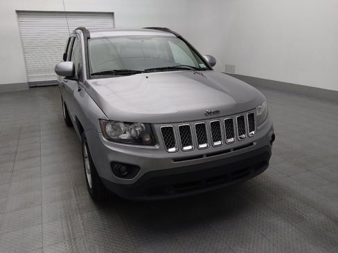 Used 2017 Jeep Compass Latitude image 14