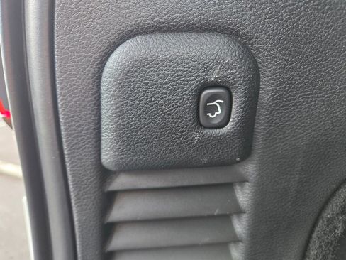 Used 2019 Jeep Grand Cherokee Altitude RWD image 19
