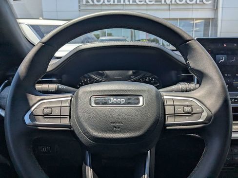 Used 2024 Jeep Compass Latitude AWD/4WD image 20