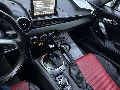 Used 2018 FIAT 124 Spider Abarth w/ Convenience Group RWD image 22