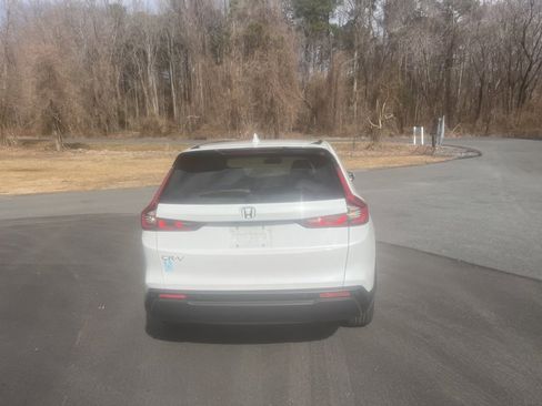 Used 2025 Honda CR-V EX-L image 6