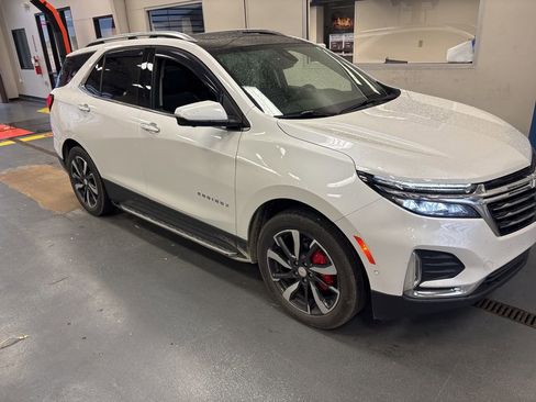 Used 2022 Chevrolet Equinox Premier AWD/4WD image 4