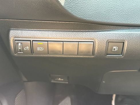 Certified 2023 Toyota Corolla LE AWD/4WD image 28