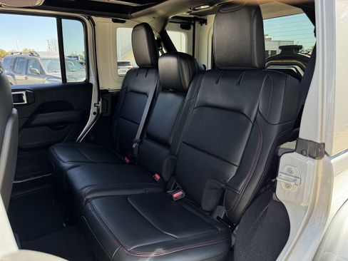 Used 2024 Jeep Wrangler Unlimited Rubicon image 27