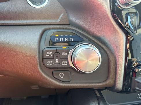 New 2026 RAM 1500 Laramie AWD/4WD image 18