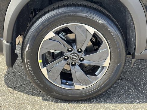 New 2026 Nissan Rogue SV image 7
