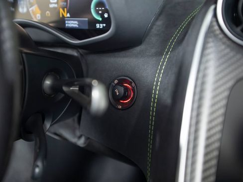 Used 2018 McLaren 570S Spider RWD image 50