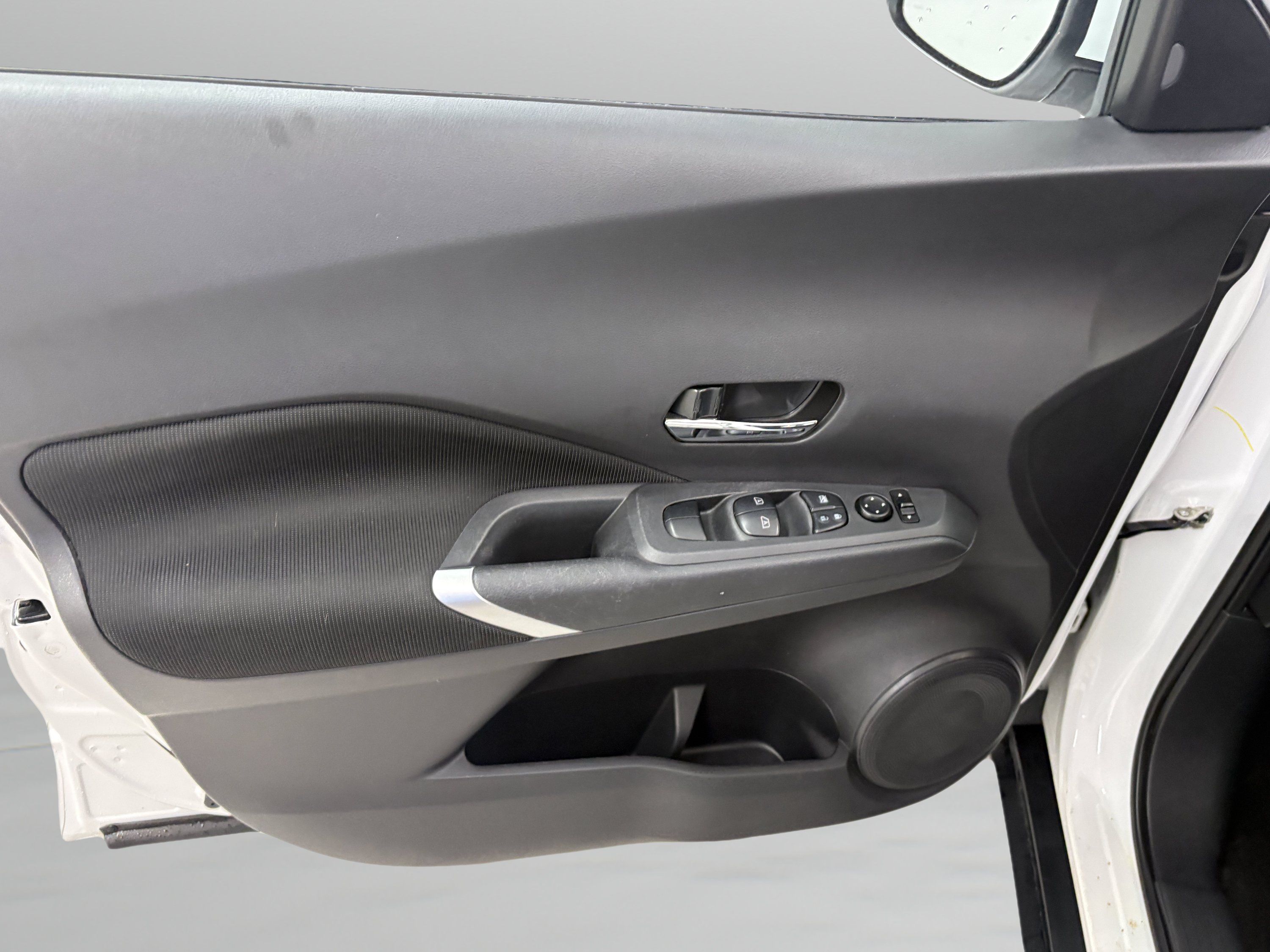 Used 2021 Nissan Kicks SV FWD image 22