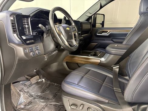 Used 2024 Chevrolet Silverado 3500 High Country w/ High Country Premium Package AWD/4WD image 27