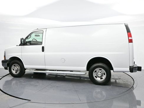 Used 2023 Chevrolet Express 2500 w/ Driver Convenience Package image 4