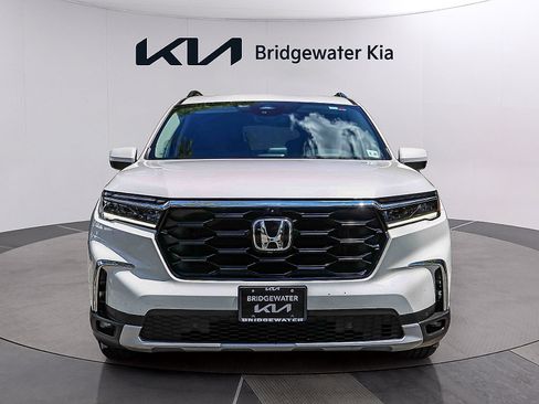 Used 2023 Honda Pilot Elite image 2