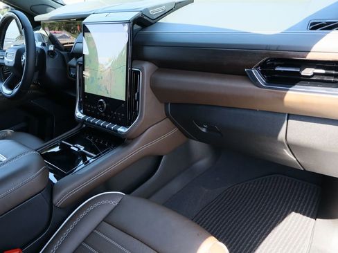 Certified 2026 GMC Yukon Denali Ultimate w/ LPO, Illumination Package image 36