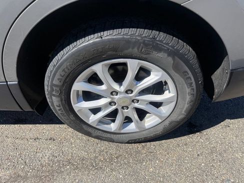 Used 2018 Chevrolet Equinox LT w/ Sun & Infotainment Package AWD/4WD image 10