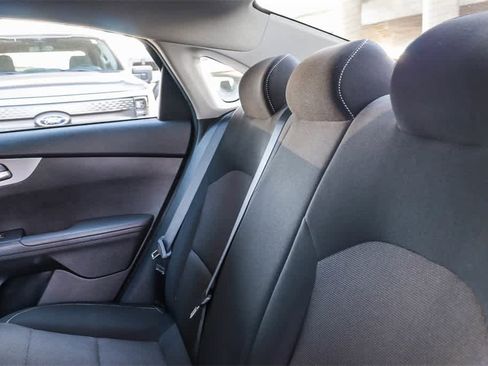 Used 2023 Kia Forte LXS w/ LXS Technology Package image 19