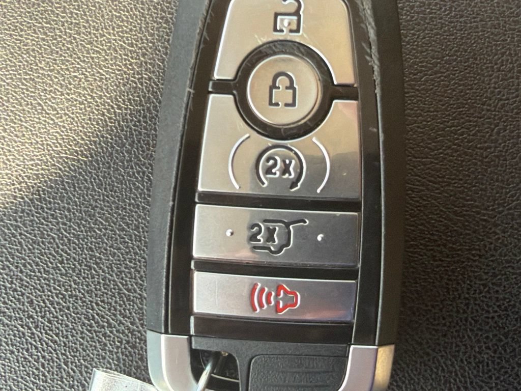 Used 2024 Ford Edge Titanium AWD/4WD image 28