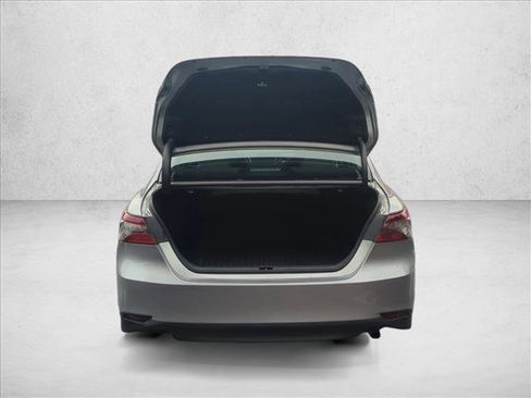 Used 2024 Toyota Camry LE image 6