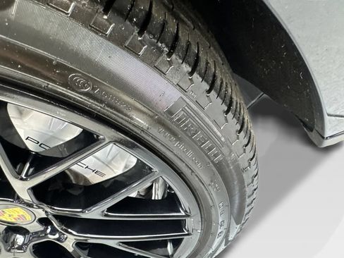 Used 2020 Porsche Macan Turbo AWD/4WD image 89