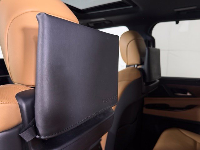 Used 2023 Lexus LX 600 4WD w/ Accessory Package (Z1) image 26
