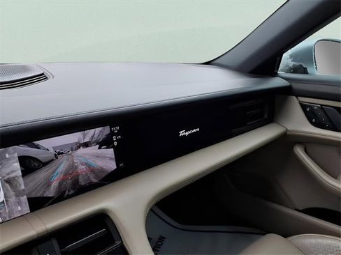 Used 2022 Porsche Taycan image 22