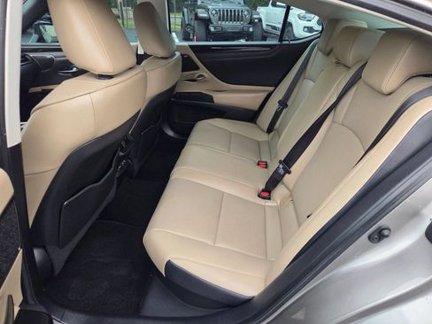 Used 2020 Lexus ES 300h w/ Premium Package FWD image 13