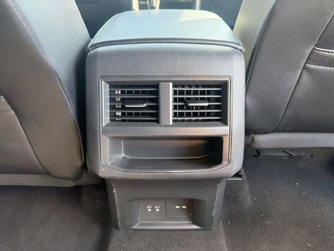 Used 2022 Volkswagen Atlas Cross Sport SE image 24