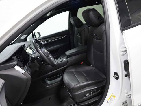 Used 2023 Cadillac XT5 Sportv w/ LPO, Floor Liner Package AWD/4WD image 5