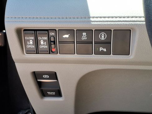 Used 2022 Honda Odyssey Touring image 23