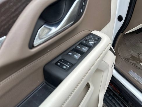 Used 2023 GMC Yukon XL Denali AWD/4WD image 17