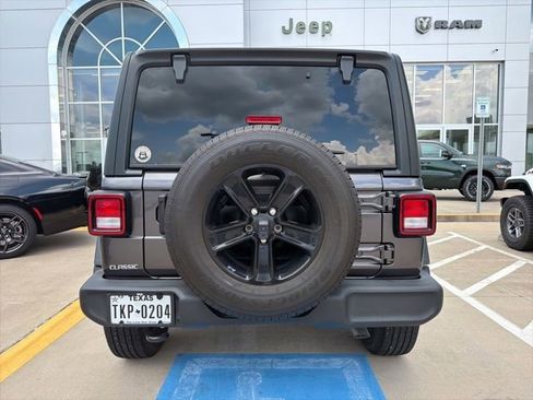 Used 2023 Jeep Wrangler Unlimited Sport AWD/4WD image 8