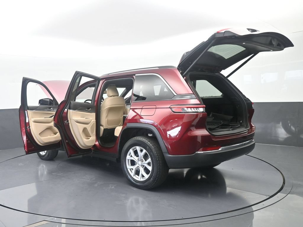 Used 2023 Jeep Grand Cherokee Limited w/ Trailer Tow Prep Group (B) RWD image 76