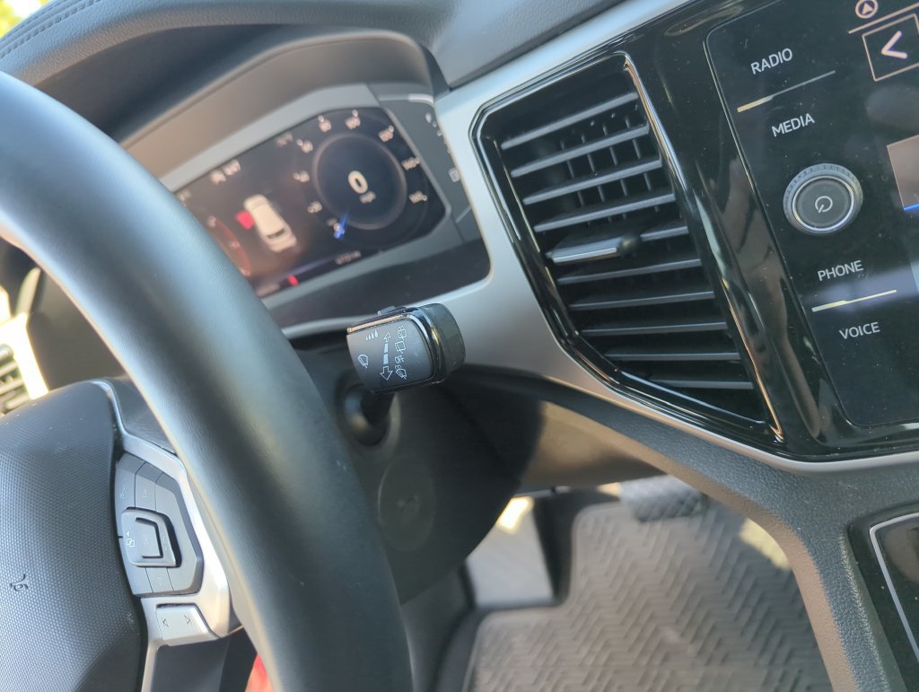 Used 2023 Volkswagen Atlas Cross Sport SE w/ Panoramic Sunroof Package FWD image 24