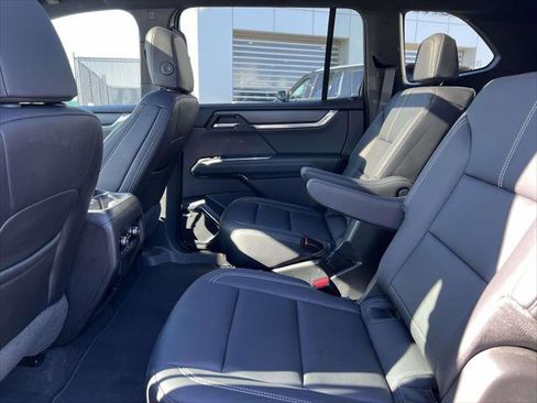 Certified 2025 GMC Acadia Elevation w/ Elevation Premium Package image 12