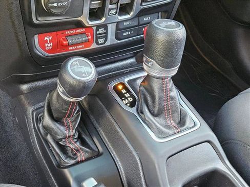 Used 2022 Jeep Wrangler Unlimited Rubicon image 12