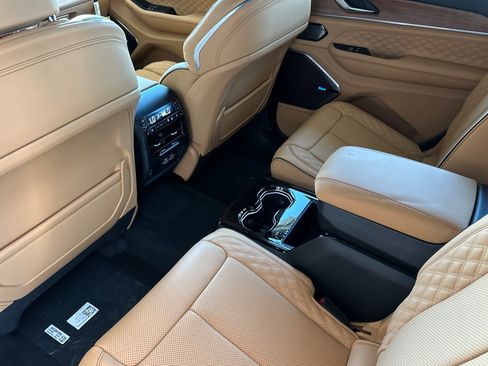 Used 2025 Jeep Grand Cherokee L Summit image 12