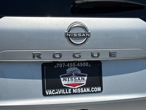 Used 2024 Nissan Rogue S FWD image 34