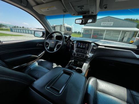 Used 2019 Chevrolet Suburban LT w/ LT Signature Package AWD/4WD image 14