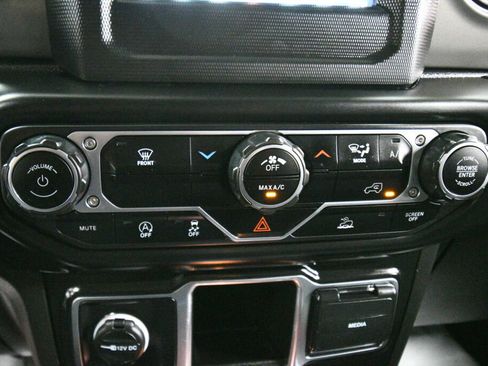 Used 2022 Jeep Wrangler Sport AWD/4WD image 15