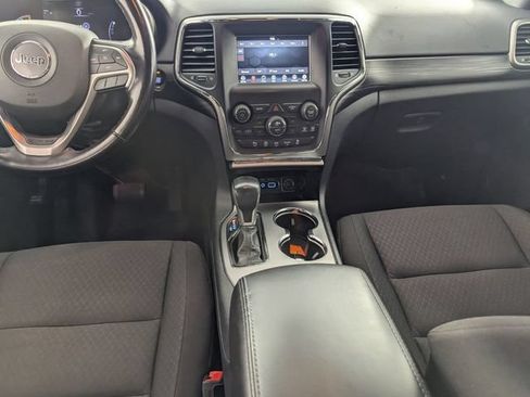 Used 2020 Jeep Grand Cherokee Laredo RWD image 24