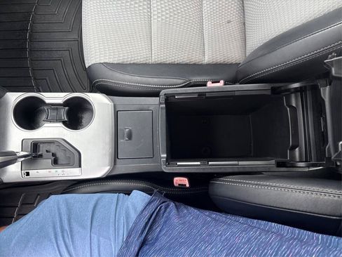 Used 2014 Toyota Camry SE FWD image 37
