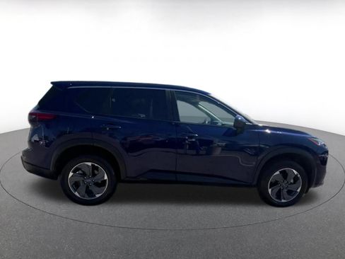 Used 2025 Nissan Rogue SV FWD image 16