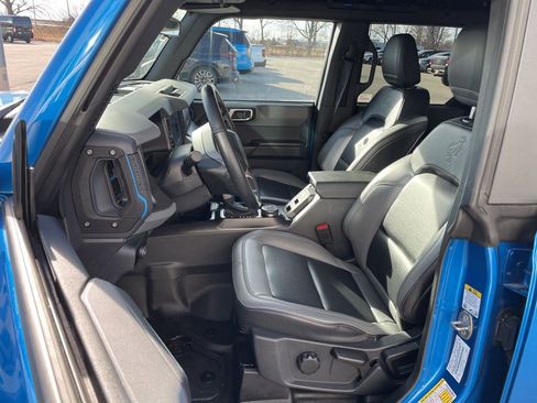 Used 2024 Ford Bronco Black Diamond image 8