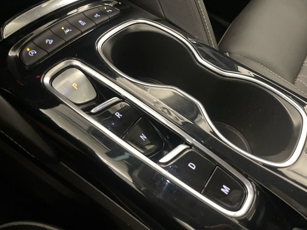 Used 2022 Buick Envision Avenir w/ Technology Package II AWD/4WD image 10