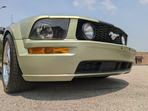 Used 2005 Ford Mustang GT Premium RWD image 35