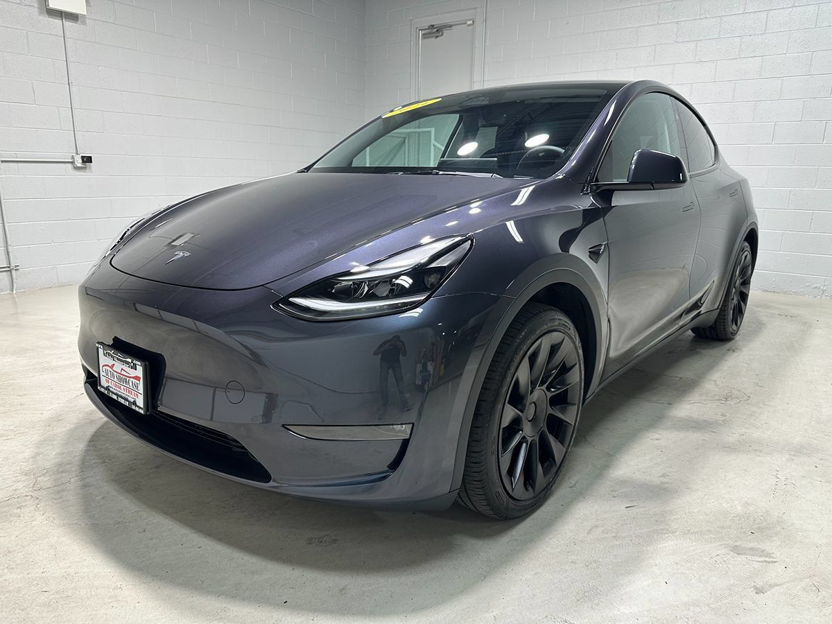 Used 2024 Tesla Model Y Long Range AWD/4WD image 18
