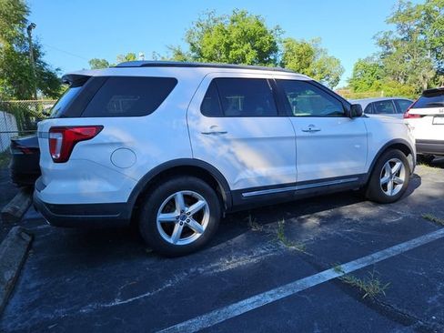 Used 2018 Ford Explorer XLT FWD image 7