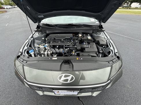 Certified 2025 Hyundai Elantra Sport image 27
