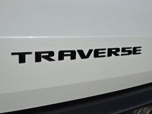 New 2026 Chevrolet Traverse LT image 18