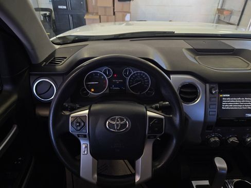 Used 2016 Toyota Tundra SR5 w/ SR5 Upgrade Package RWD image 18