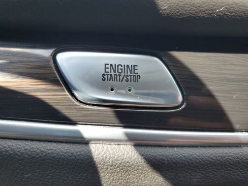Used 2020 Buick Enclave Essence w/ Sound and Sites Package FWD image 28