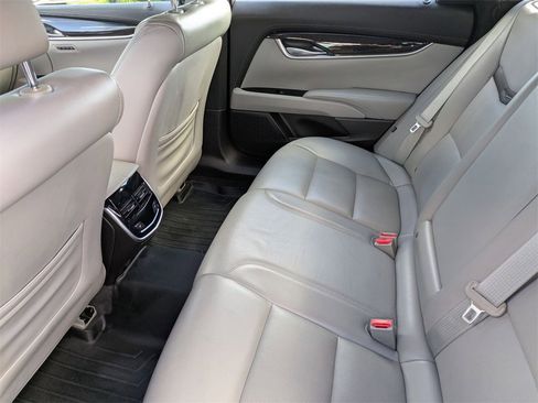 Used 2014 Cadillac XTS Luxury image 30
